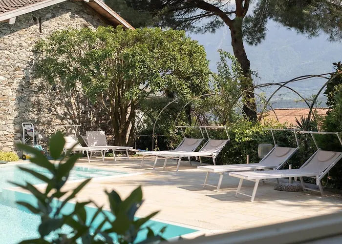 B&B Villa Eden Jacuzzi Pool